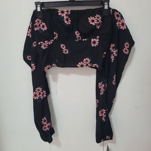 Long puffy sleeve crop top